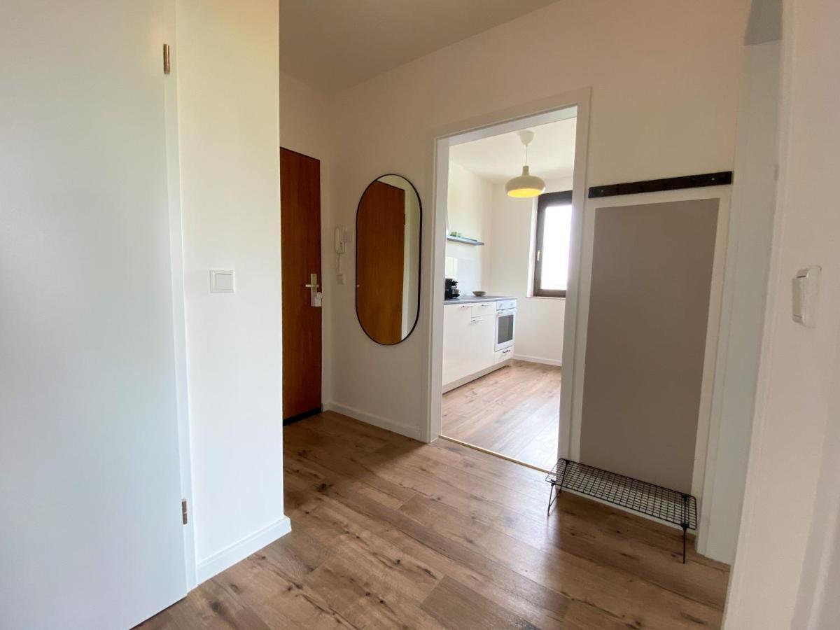 Schoene Wohnung Mit Rheinblick/Duesseldorf/Neuss/Messe Eksteriør bilde