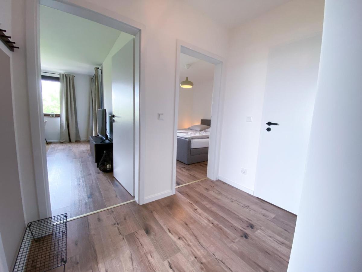 Schoene Wohnung Mit Rheinblick/Duesseldorf/Neuss/Messe Eksteriør bilde