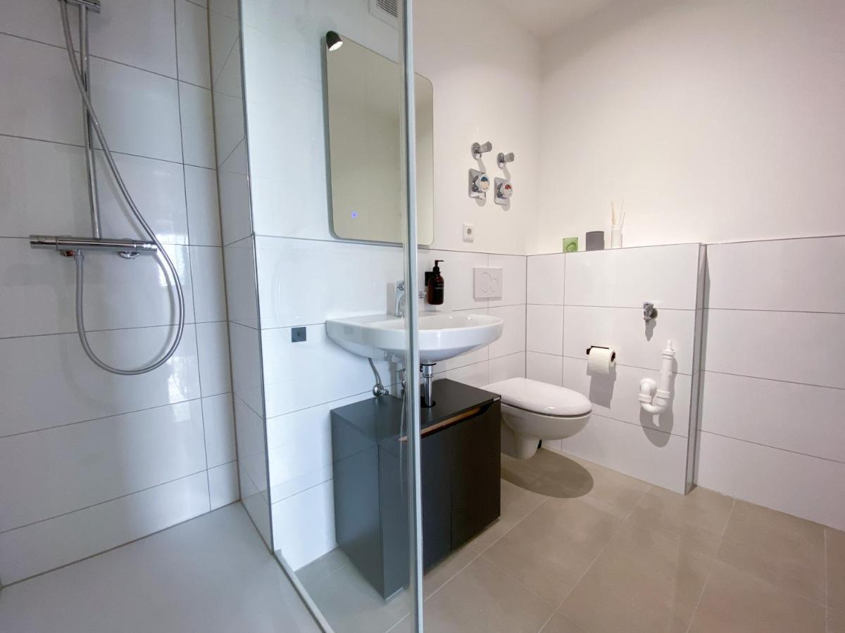 Schoene Wohnung Mit Rheinblick/Duesseldorf/Neuss/Messe Eksteriør bilde