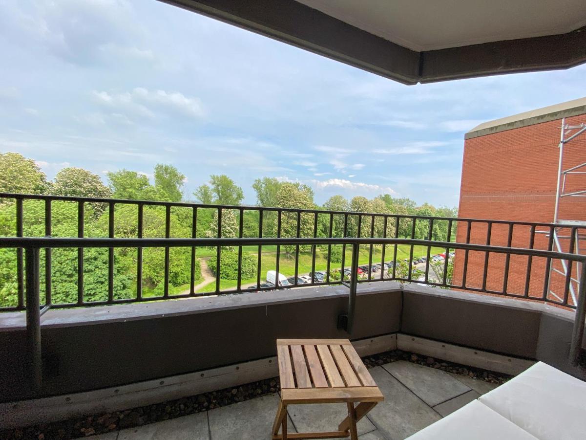 Schoene Wohnung Mit Rheinblick/Duesseldorf/Neuss/Messe Eksteriør bilde