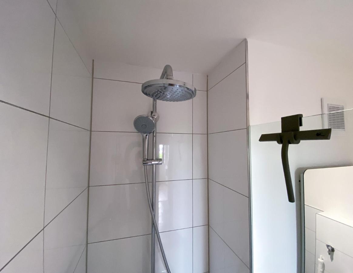 Schoene Wohnung Mit Rheinblick/Duesseldorf/Neuss/Messe Eksteriør bilde